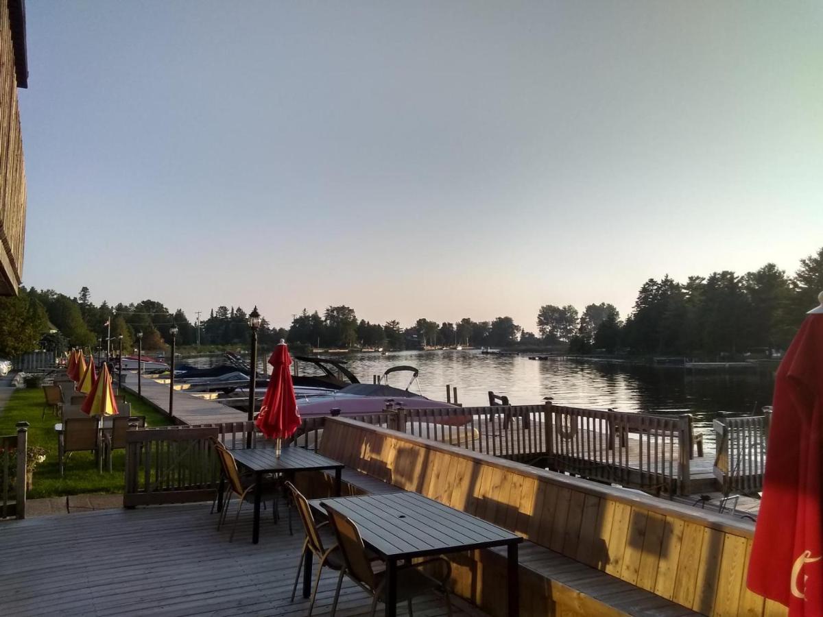 Kit Wat Motel & Marina Сабъл Бийч Екстериор снимка