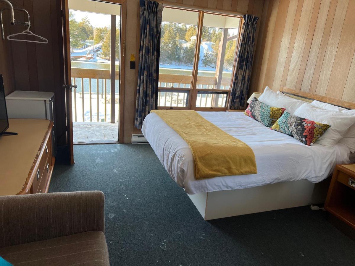 Kit Wat Motel & Marina Сабъл Бийч Екстериор снимка