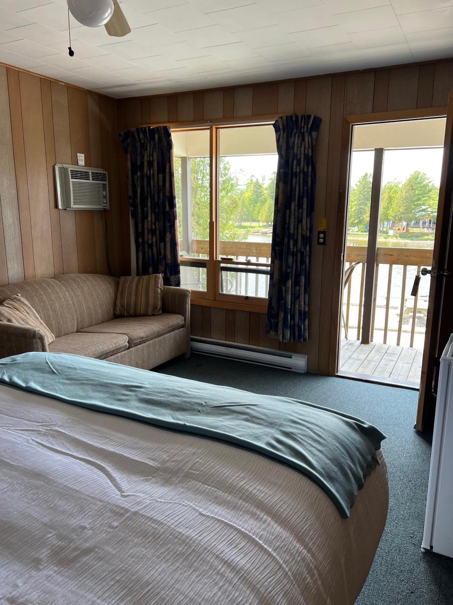 Kit Wat Motel & Marina Сабъл Бийч Екстериор снимка