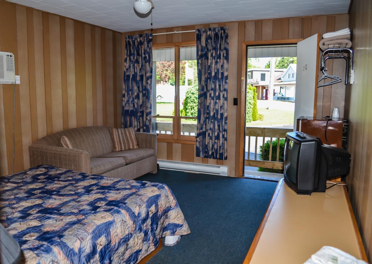 Kit Wat Motel & Marina Сабъл Бийч Екстериор снимка