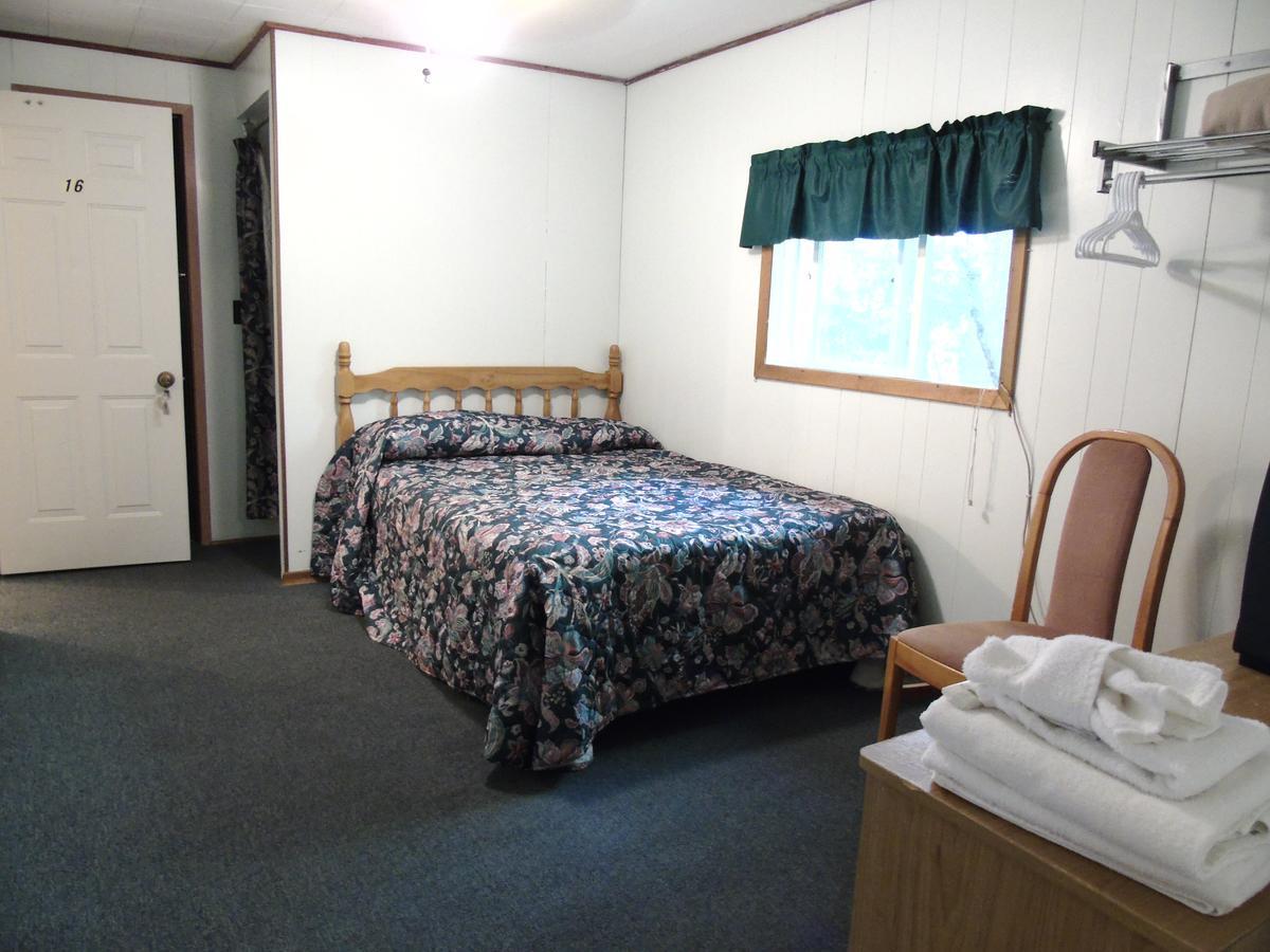 Kit Wat Motel & Marina Сабъл Бийч Екстериор снимка