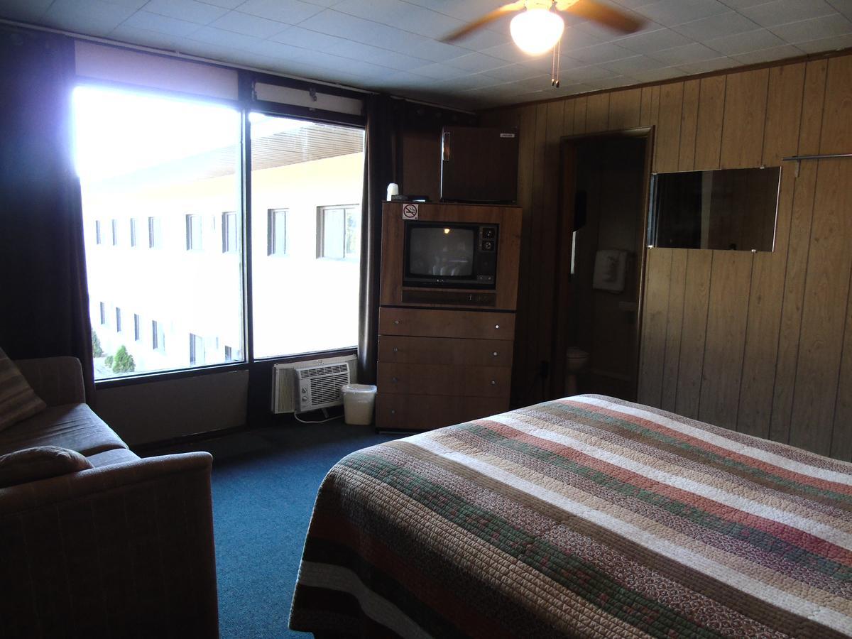 Kit Wat Motel & Marina Сабъл Бийч Екстериор снимка