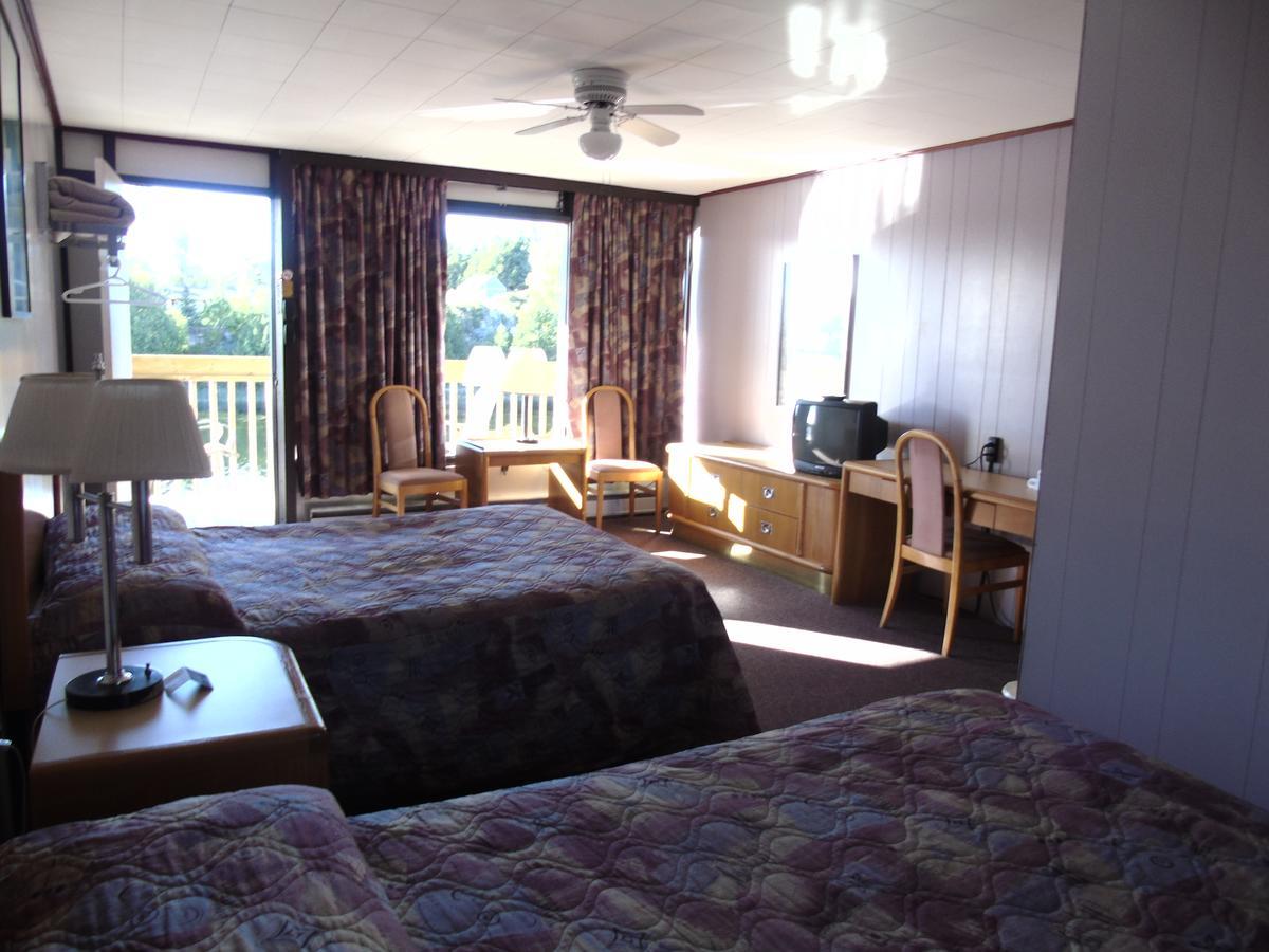 Kit Wat Motel & Marina Сабъл Бийч Екстериор снимка