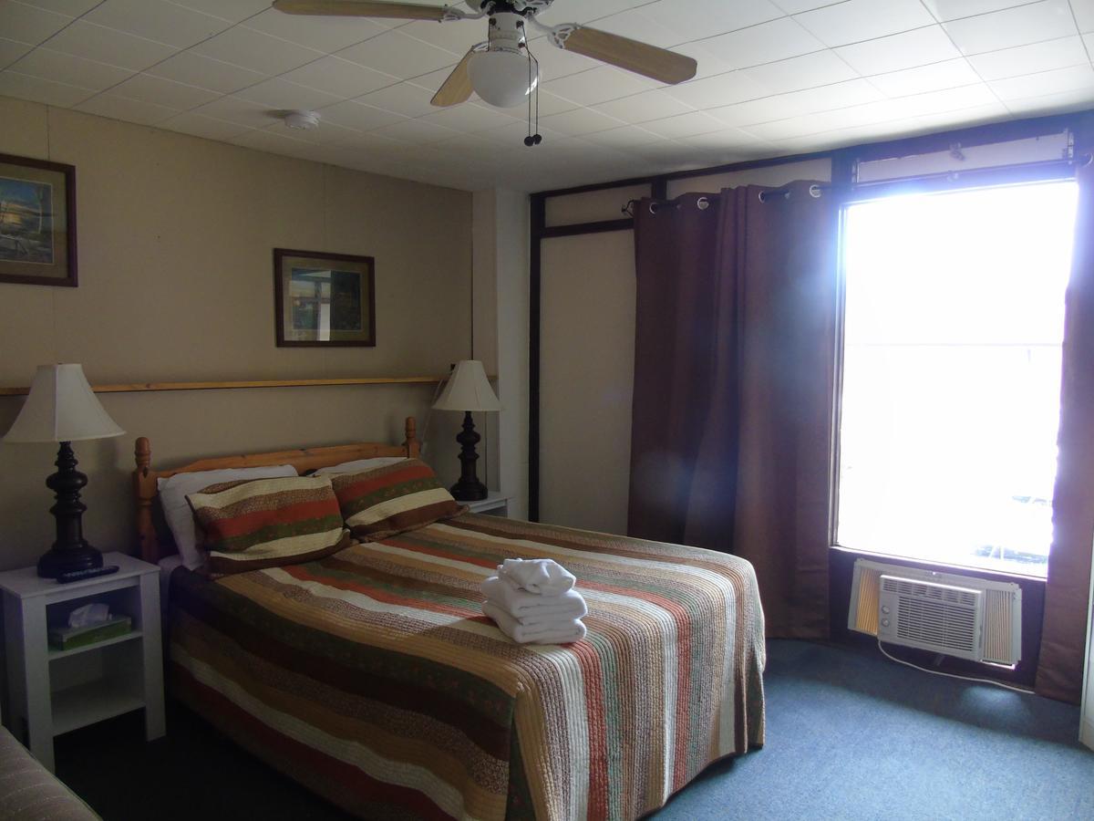 Kit Wat Motel & Marina Сабъл Бийч Екстериор снимка